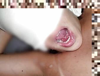 femme, amateur, fellation, ejaculation-sur-le-corps, hirondelle, sur-le-visage, ejaculation, sperme, sucer