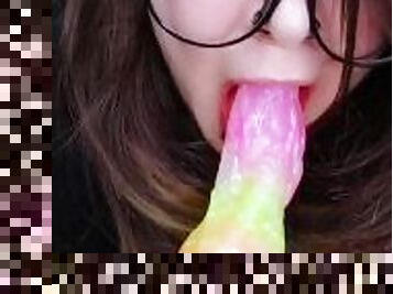 cul, clito, lunettes, masturbation, giclée, amateur, babes, jouet, fantaisie, mignonne