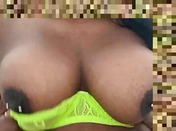 tetas-grandes, orgasmo, amateur, maduro, negra-ebony, madurita-caliente, mamá, negra, regordeta, a-solas