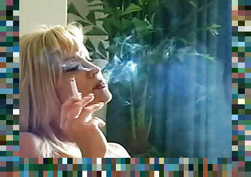 mulher-madura, excitante, loira, perfeito, fetiche, sozinho, fumando, posando