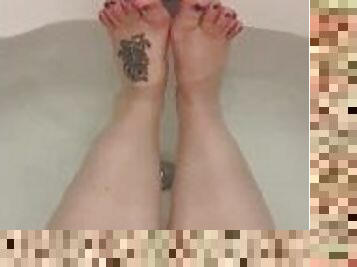Toes in the tub