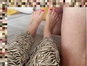 tua, amatir, cumshot-keluarnya-sperma, handjob-seks-dengan-tangan-wanita-pada-penis-laki-laki, perancis, kaki, muda-diatas-18, sperma, lebih-tua, aktivitas-seksual-dengan-melibatkan-kaki-untuk-meningkatkan-gairah-sex