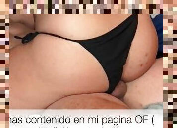 Lamiendo el ano de un extranjero por dinero, lo mastubo y juega conmigo mientras su pene esta en mib