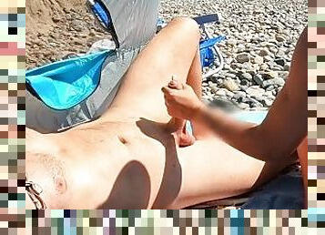 Hot ????MILF Gave Me a Hand Job on the Public Beach ?????