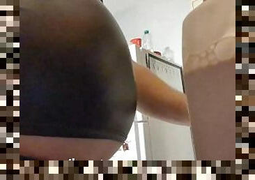 gay, regordeta-chubby, europeo, euro, fetichista, a-solas, leche, cuero