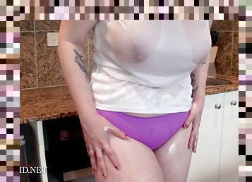Dick bitch with big tits wet in her own kitchen