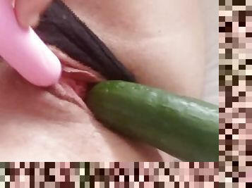 Masturbation cucumber ????
