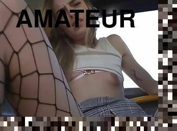 Amateur taxi slut anal fucked outdoors by a lucky driver