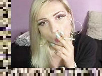 colegiala-schoolgirl, amateur, babes, adolescente, universidad, rubia, italiano, fetichista, a-solas, fumando