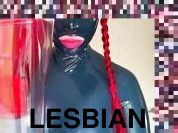 pissaaminen, lesbo-lesbian, lateksi, femdom, juominen, kumi