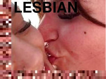 teta-grande, lésbicas, mulher-madura, casal, beijando, ejaculação, loira, doce, pequeno, biquini
