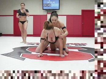 Lesbo dolls share the ring for intense sexual catfight