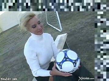 Lonely milf blonde picked up by a horny football player for joys of fuck